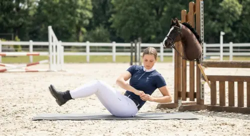 Hoch hinaus beim Hobby Horsing: Die perfekte Technik für fehlerfreie Mächtigkeitssprünge